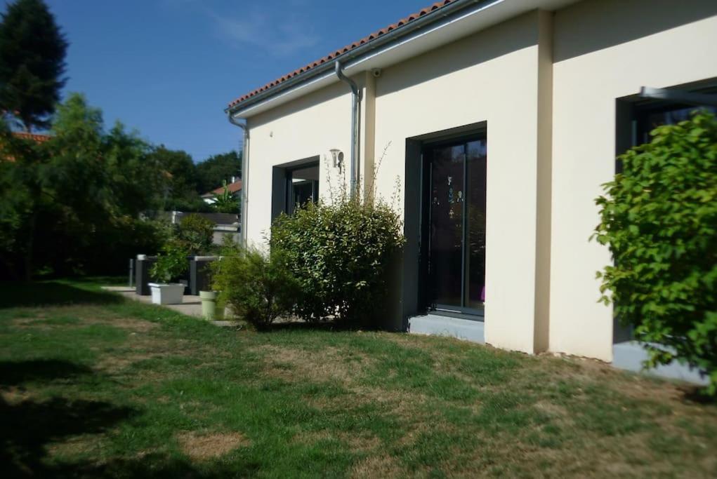 9 Pers 160 M² +Jardin- 10Mn Nantes -30Mn Mer Bouguenais Exterior photo