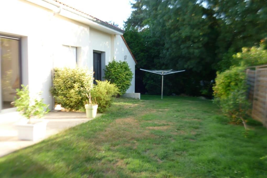 9 Pers 160 M² +Jardin- 10Mn Nantes -30Mn Mer Bouguenais Exterior photo